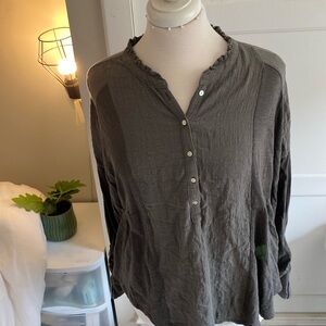 Lucky brand green shirt blouse in good condition